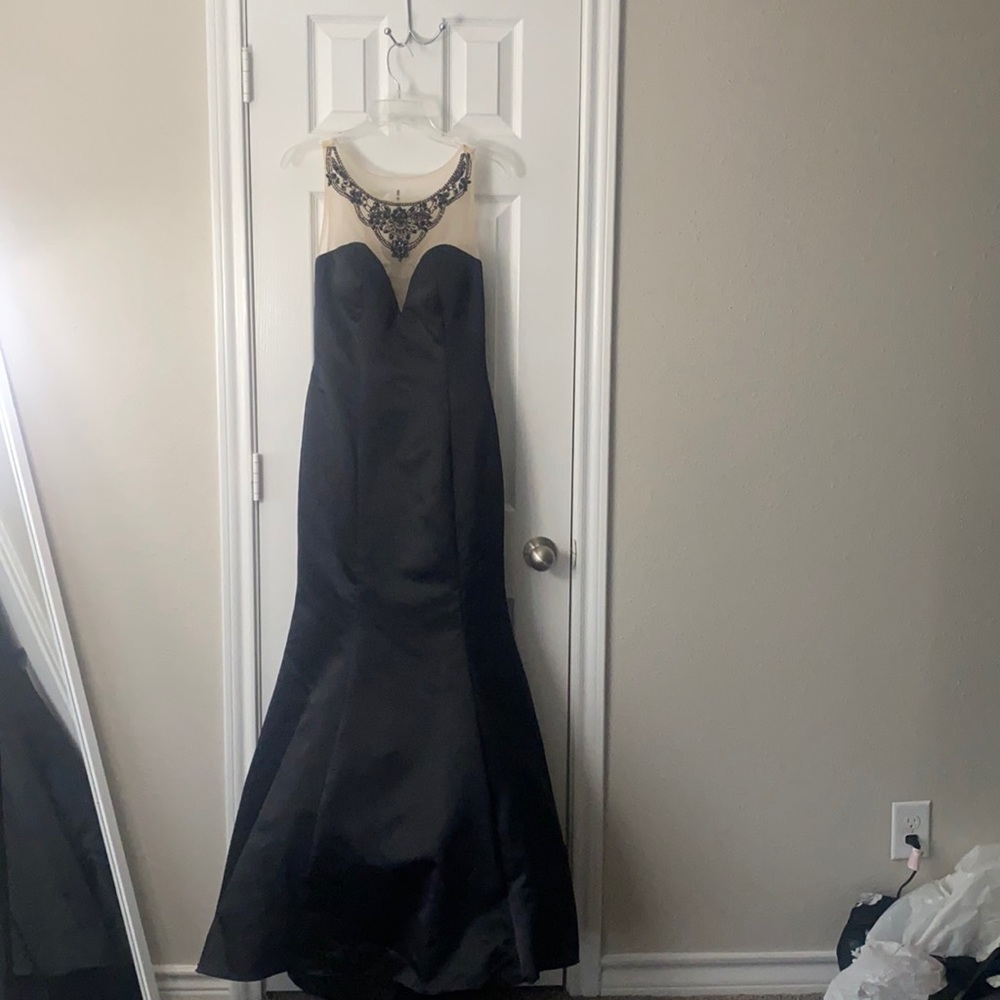 Black prom dress